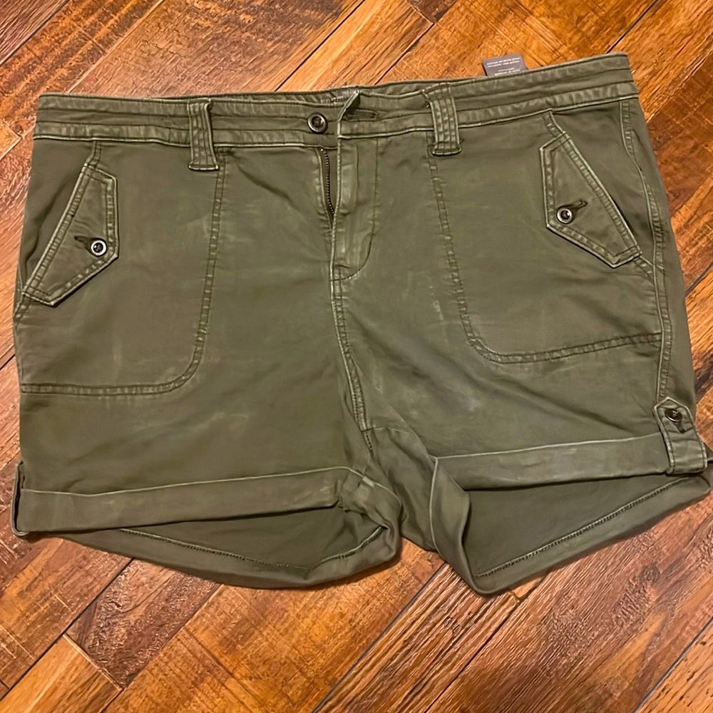 Torrid size 20 olive green utility type short. 4” inseam